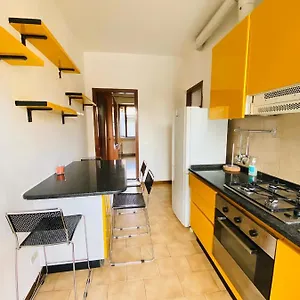 Alessio House , Brugherio Italia